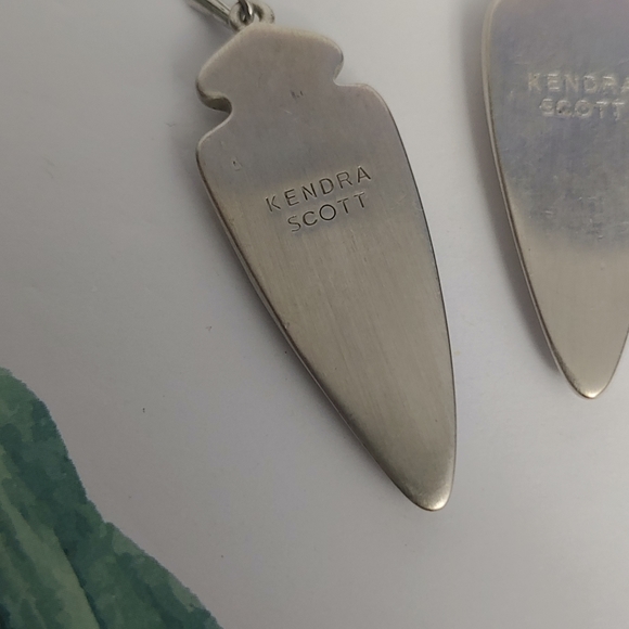Kendra Scott Arrow Head Earrings - Picture 4 of 4